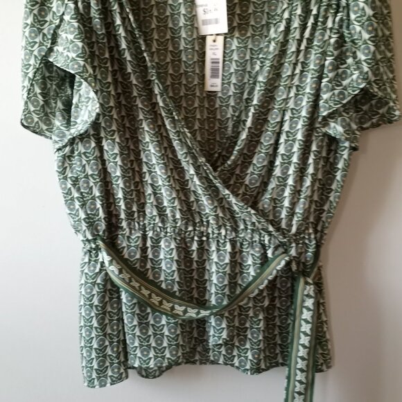 'MAX STUDIO' NWT Abstract Tulip Sleeve Top XL - Picture 3 of 12